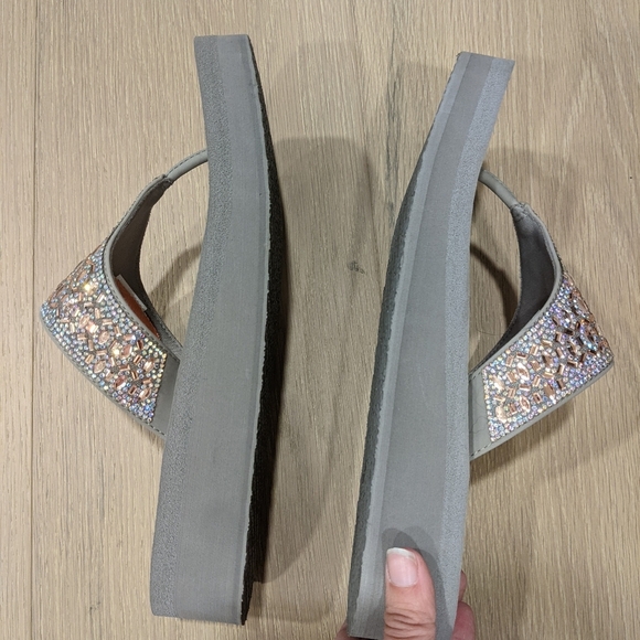 Sketchers platform flip flops - Picture 2 of 12